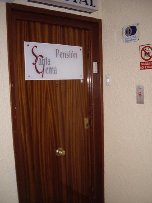 Pension Santa Gema Zaragoza Bagian luar foto